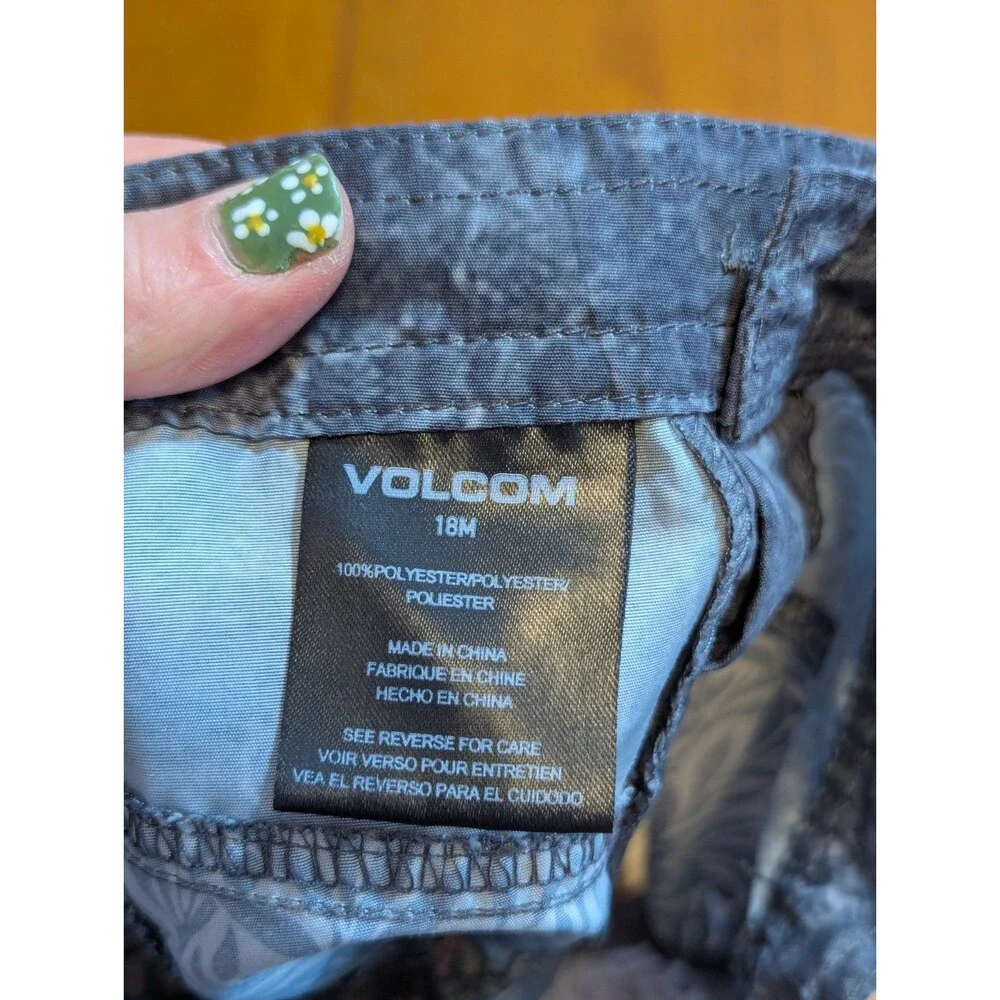 Volcom brand size